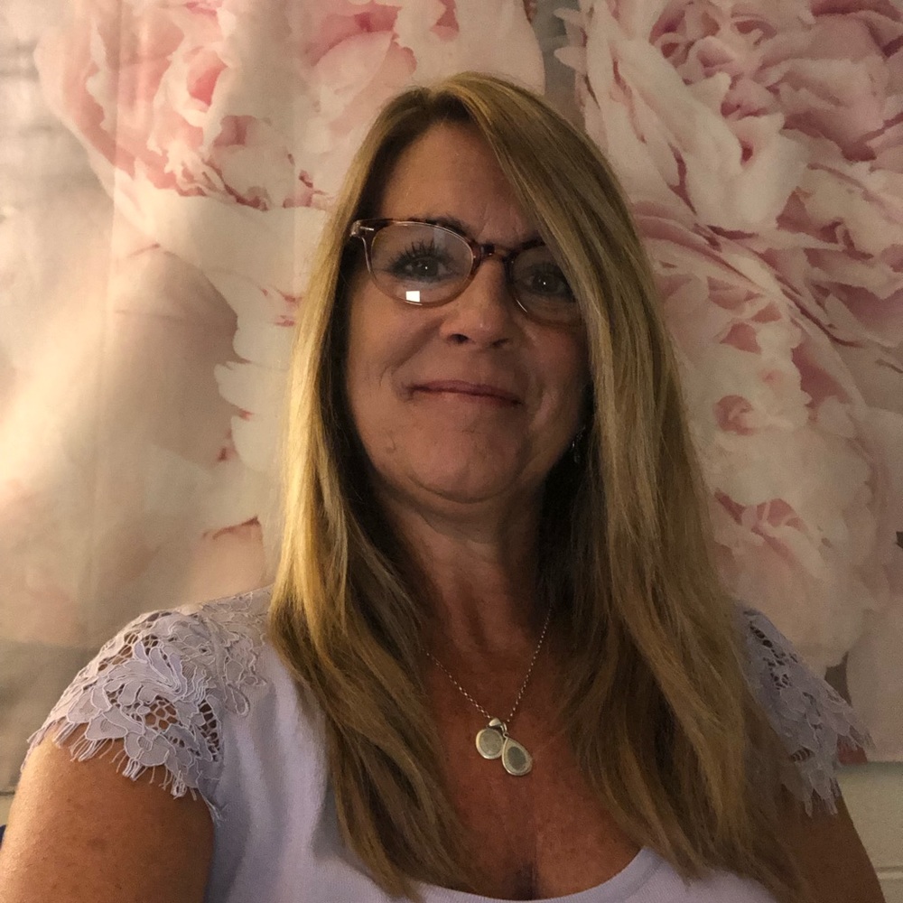 Meet your Posher, Cassandra